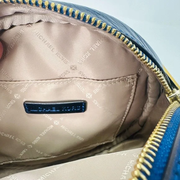 Michael Kors Women's Vivianne Canteen Quilted Leather Crossbody Bag Midnight - Picture 6 of 13